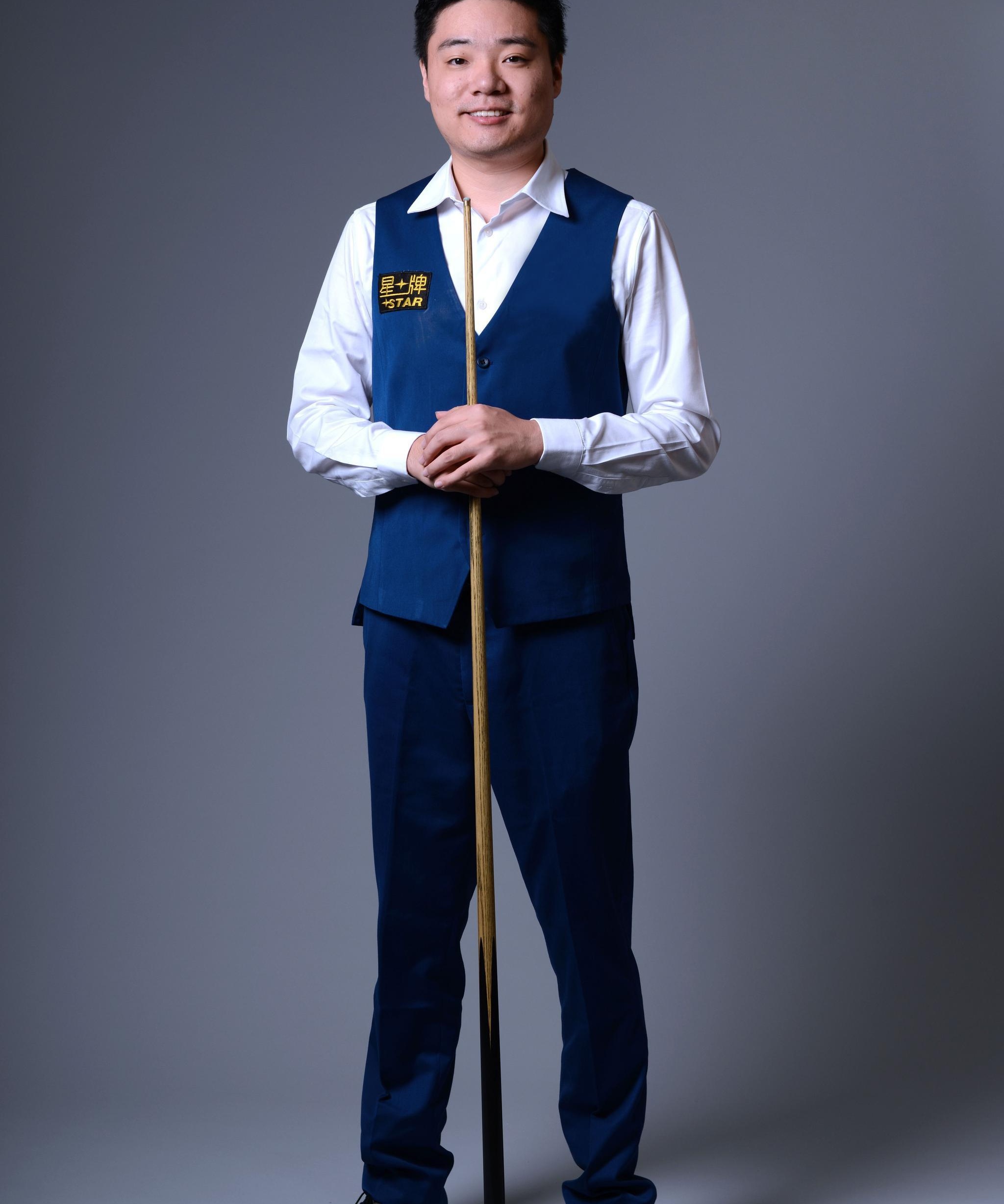 他都扮演着 他都扮演着